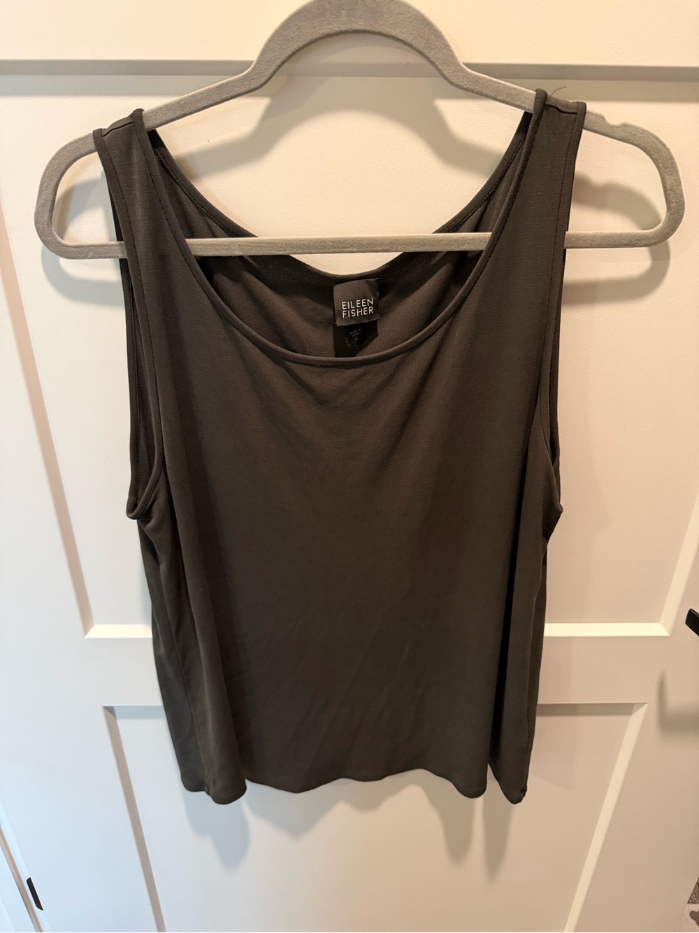 Eileen Fisher 100% Silk Sleeveless Tank Top Olive XL Minimalist Luxury Blouse